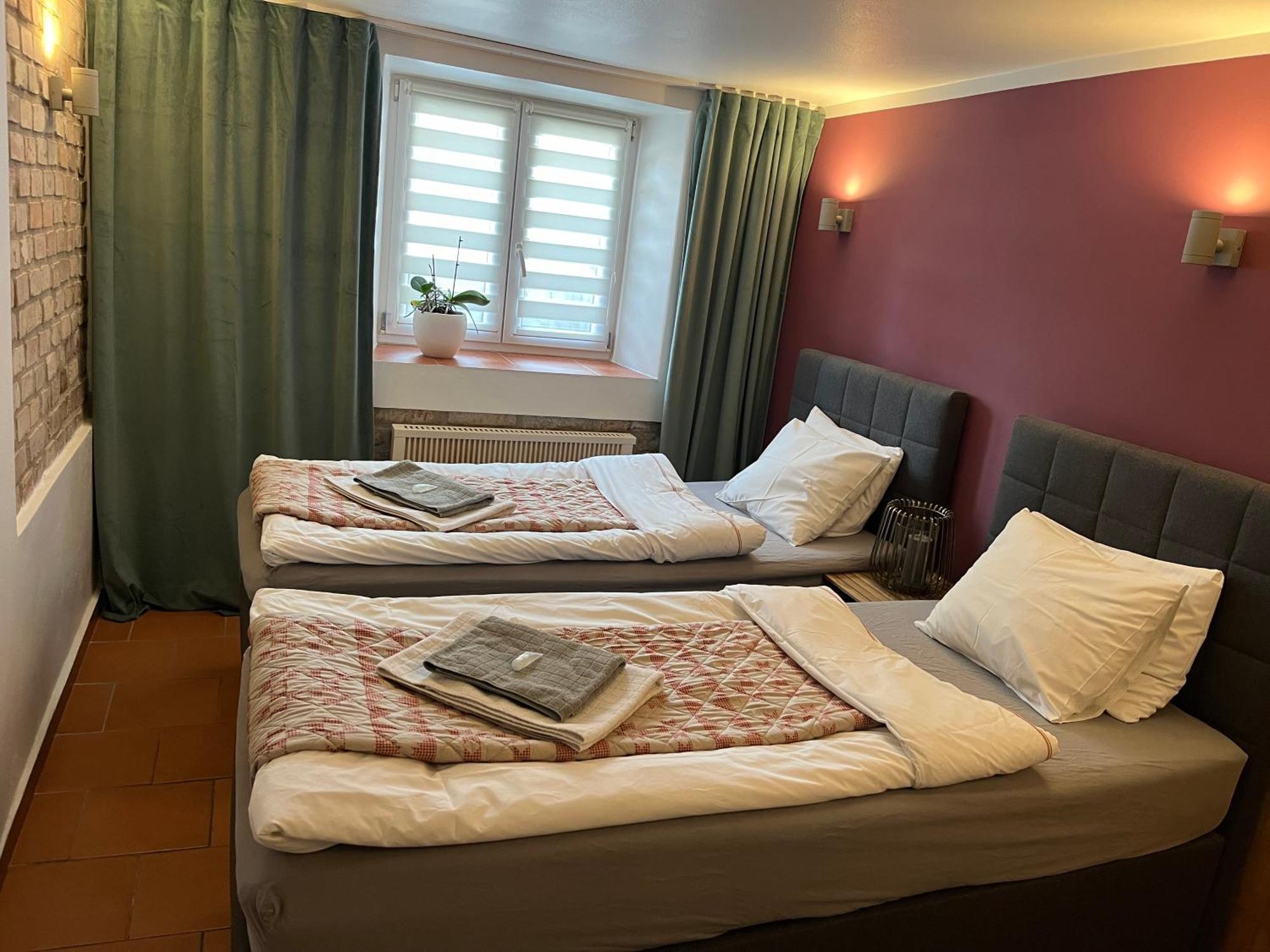 Pension Skylark Pardubice Exteriör bild